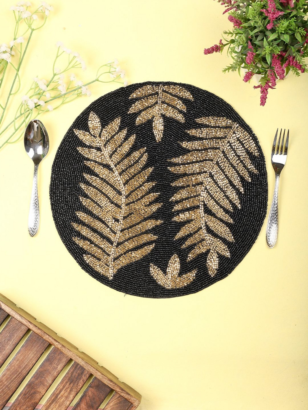YWULY Black & Gold Toned Beaded Round Table Placemats