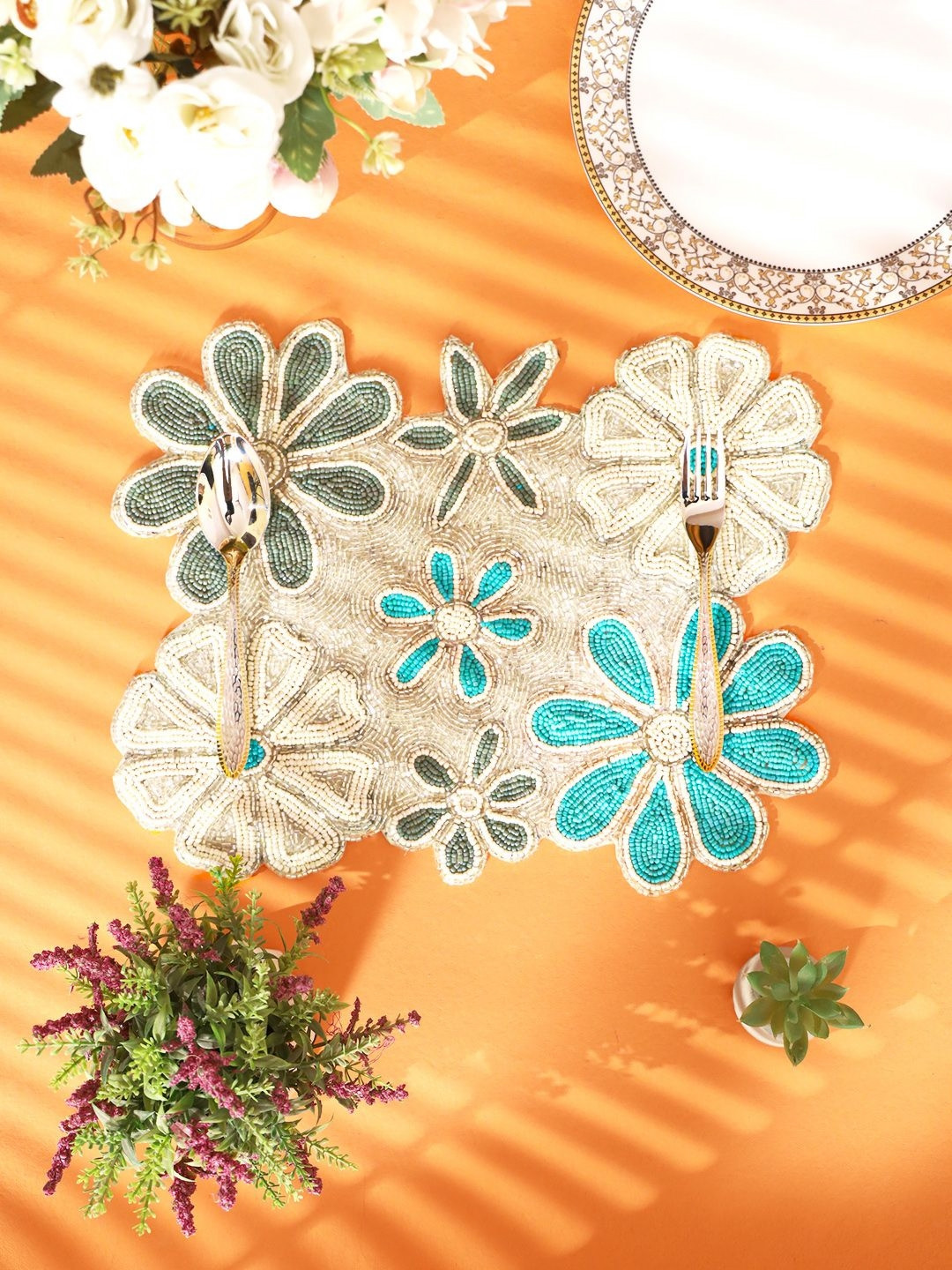 YWULY Cream Coloured & Blue Floral Embellished Beaded Round Table Placemats