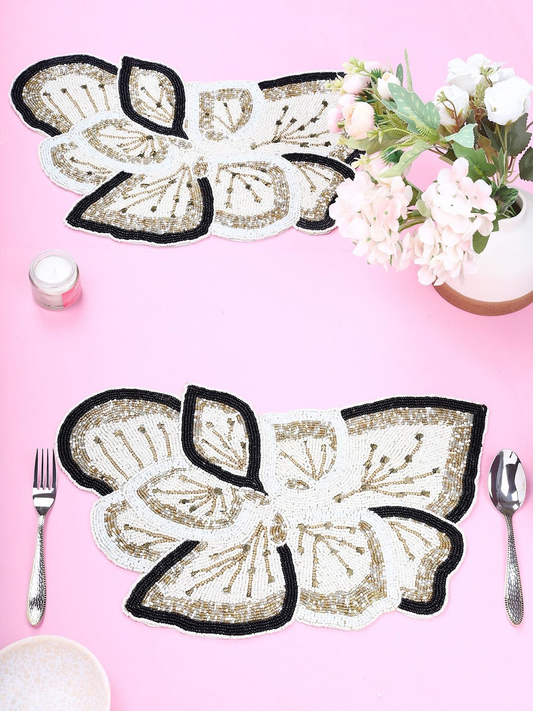 YWULY 2 Pcs White & Black Floral Beaded Table Placemats