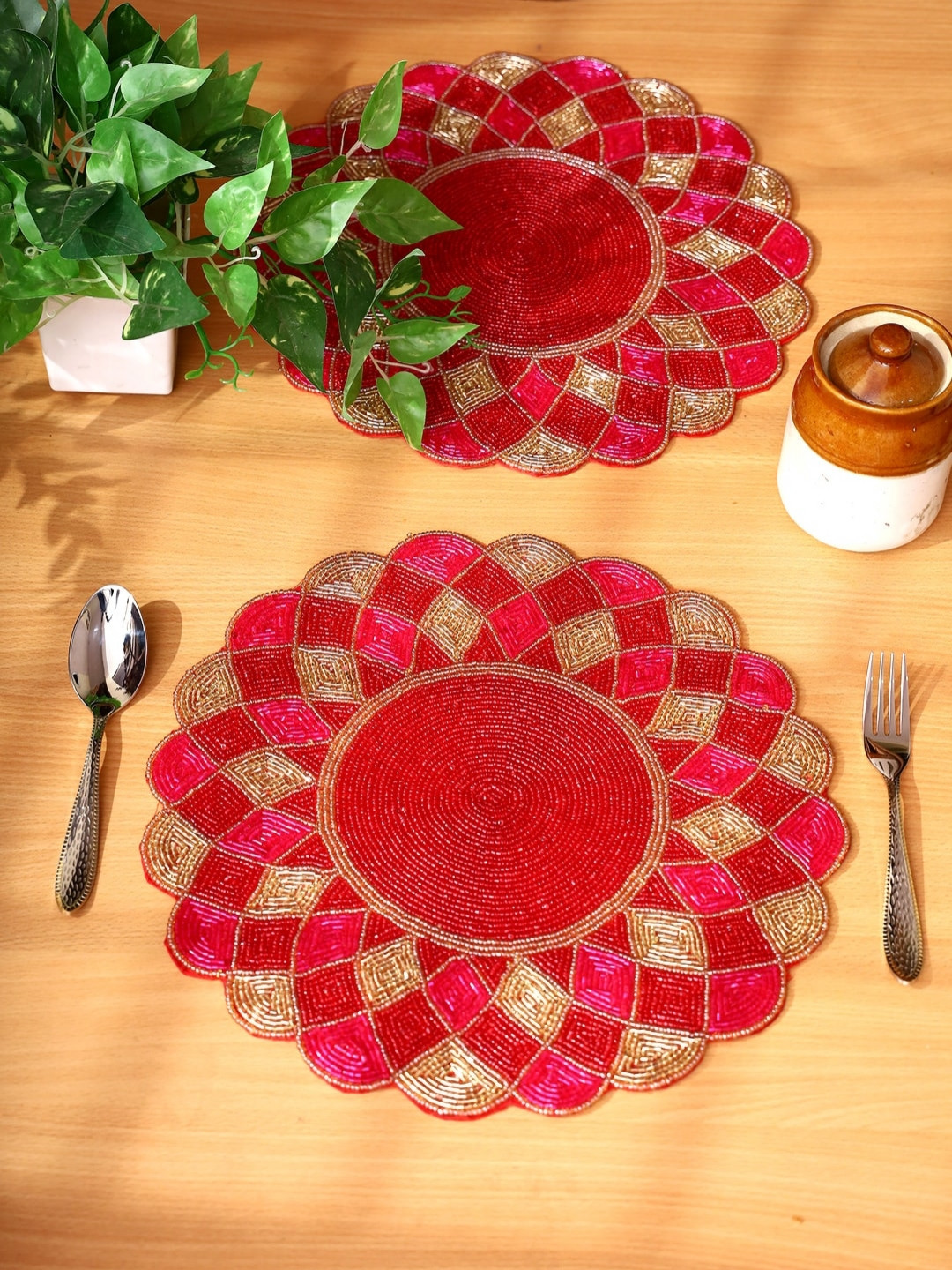 YWULY Red & Pink 2 Pieces Floral Printed Beaded Table Placemats