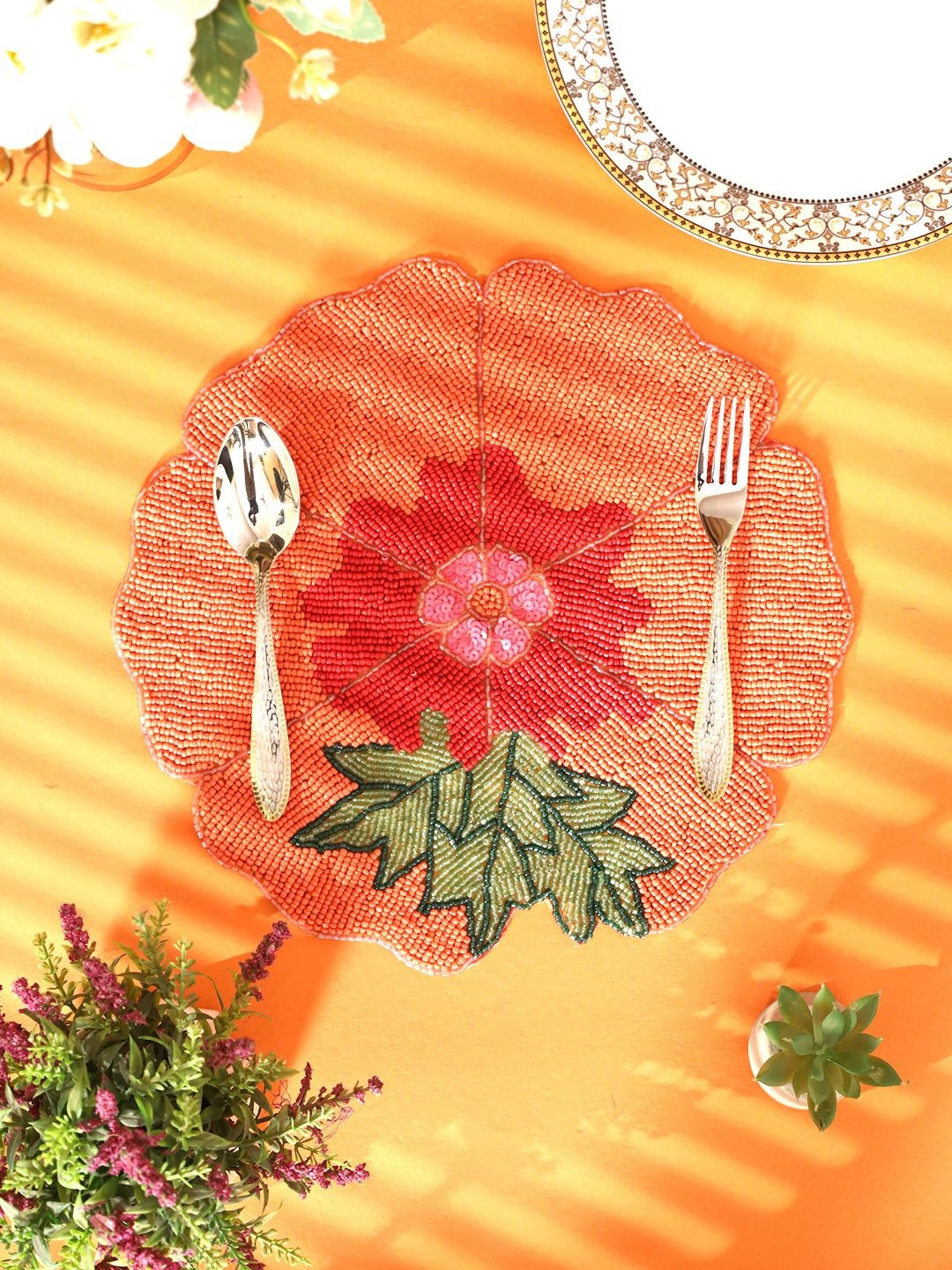 YWULY Red & Orange- Colored  Round Floral Beaded Table Placemats