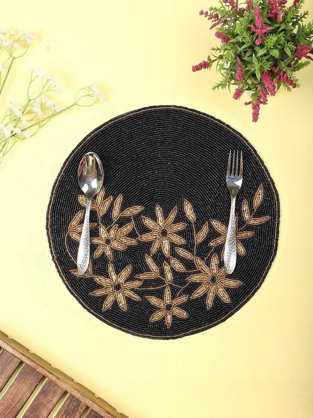 YWULY Black & Gold Toned Round Floral Beaded Table Placemats
