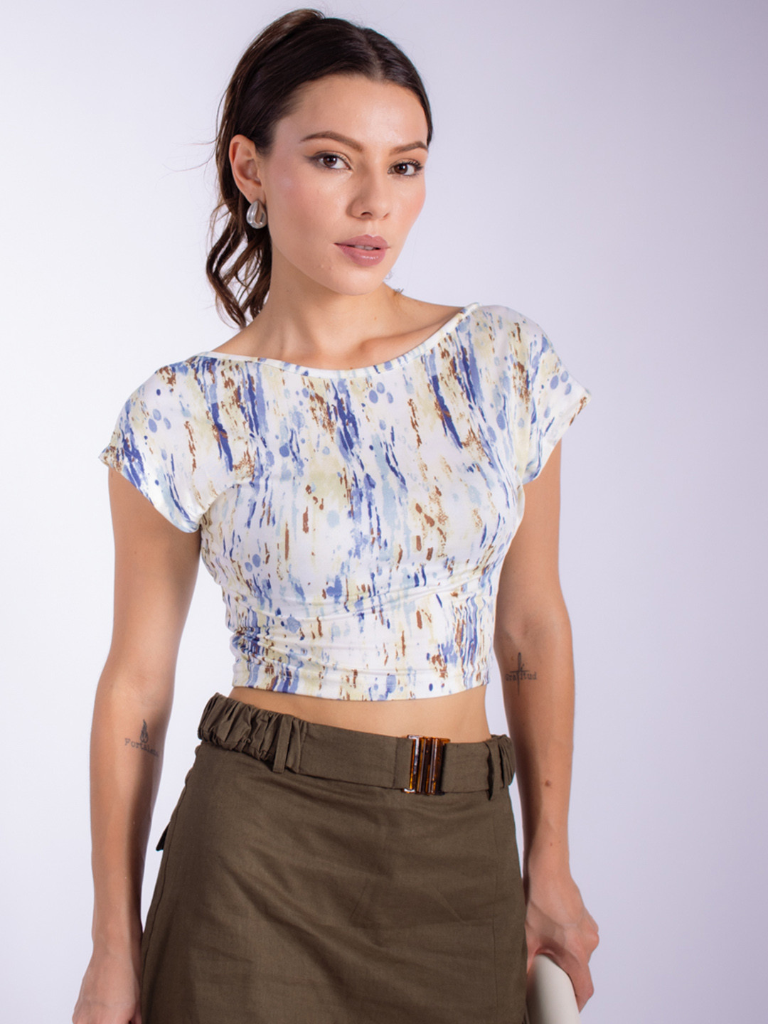 Stylecast X Hersheinbox Printed Extended Sleeves Backless Cotton Crop Top