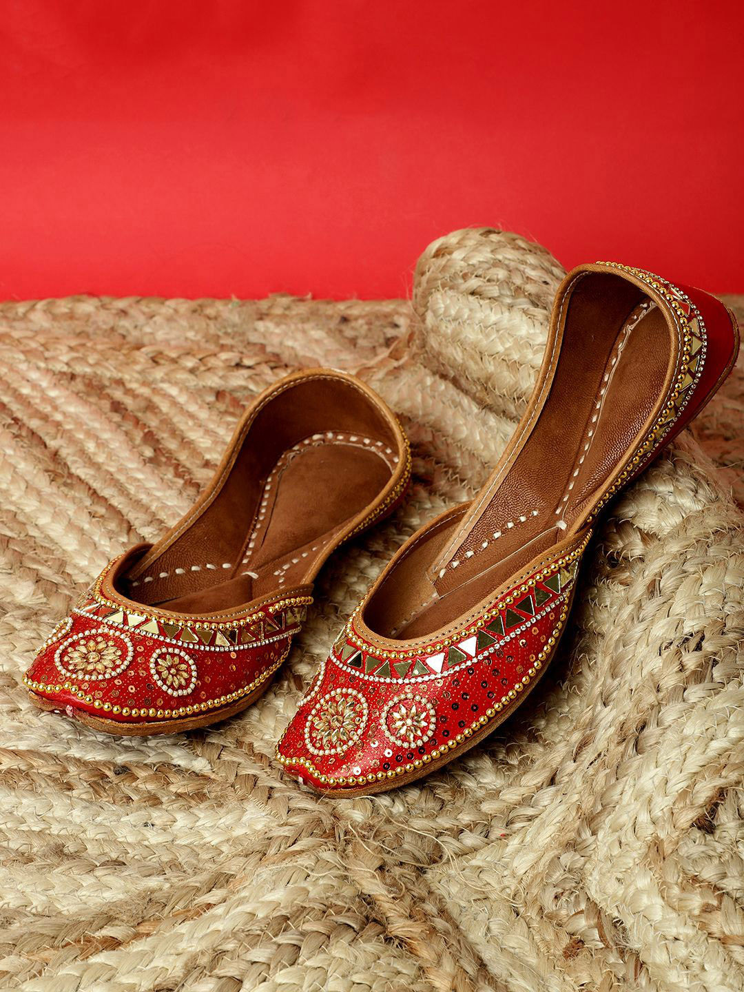 PehnawaCraft Red Bridal Golden mirror embellished Mojaris