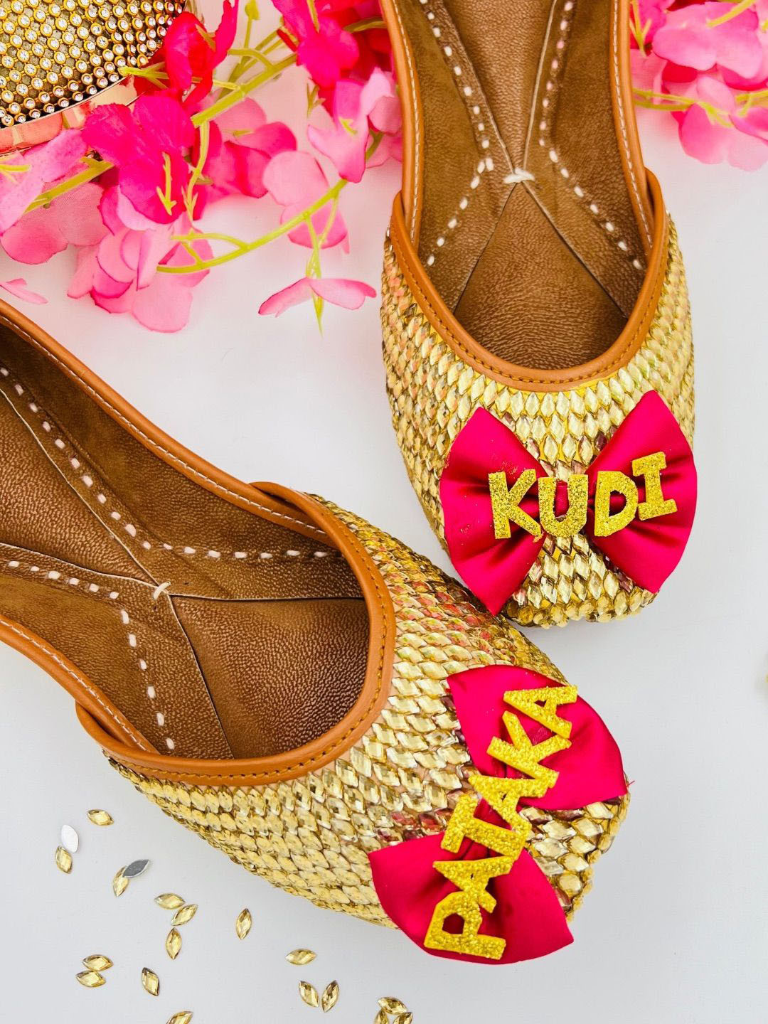 PehnawaCraft Gold-Toned Bow & Stone Embellished Handcrafted Leather Mojaris