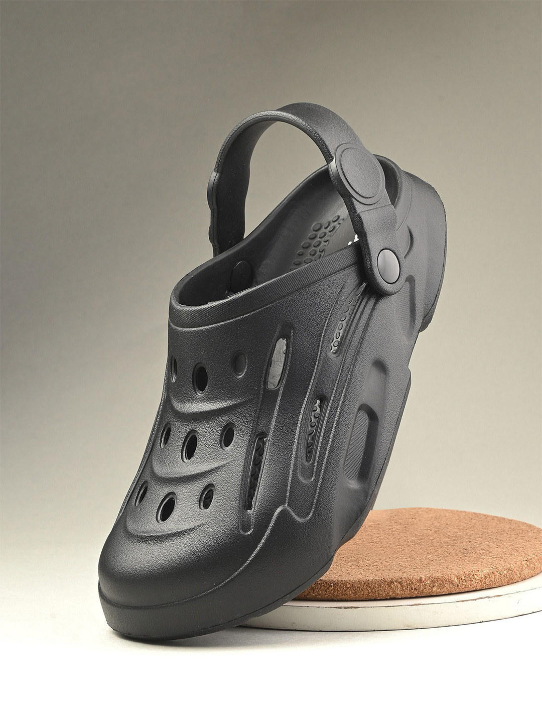 Layasa Men Croslite Clogs