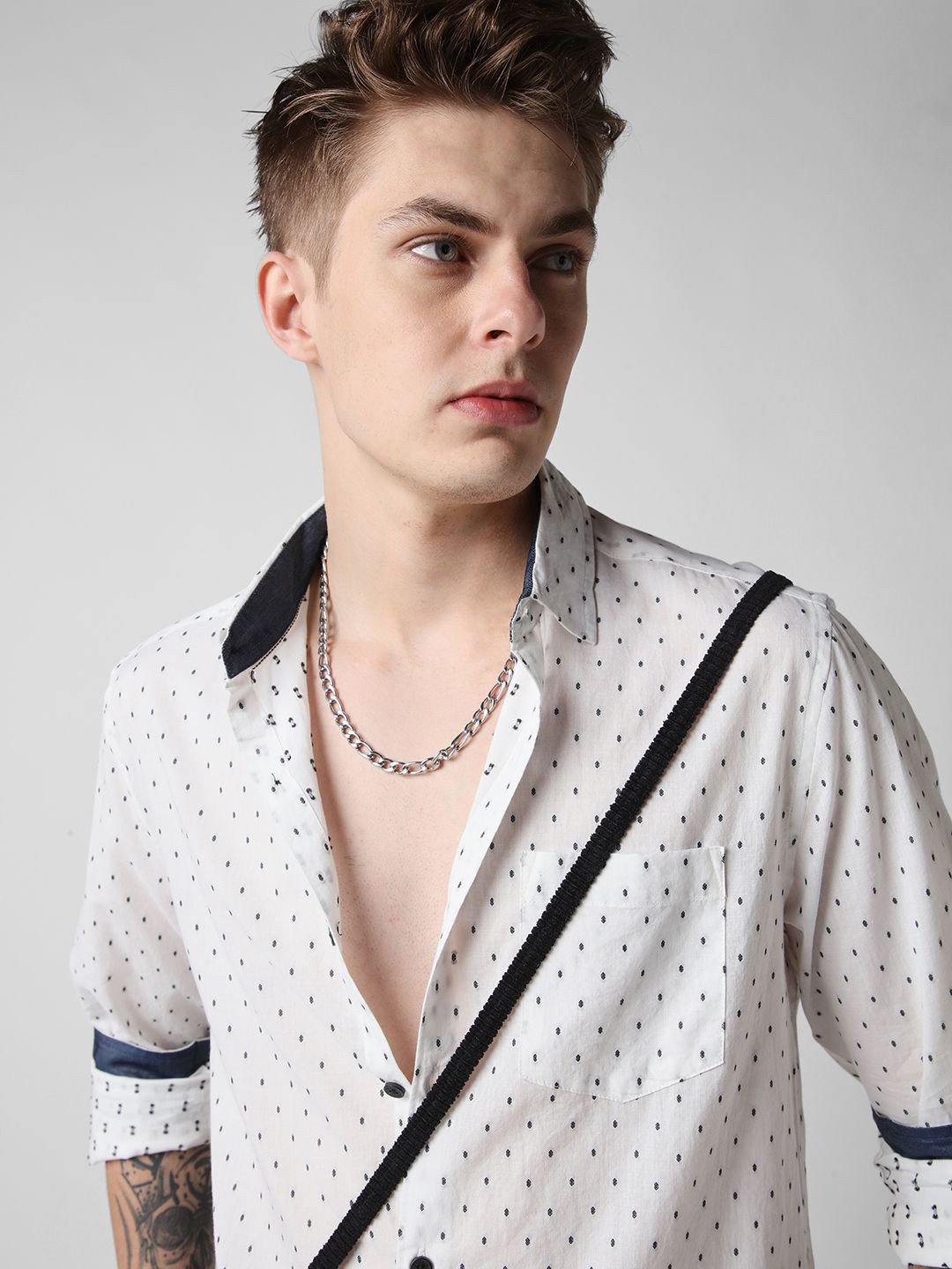 VASTRADO Dobby Geometric Cotton Long Sleeves Slim Fit Shirt
