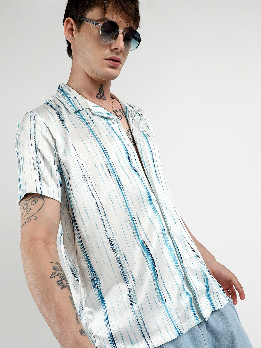 Campus Sutra Men Comfort Multi Brush Strokes Stripes Cuban Collar Casual Shirt