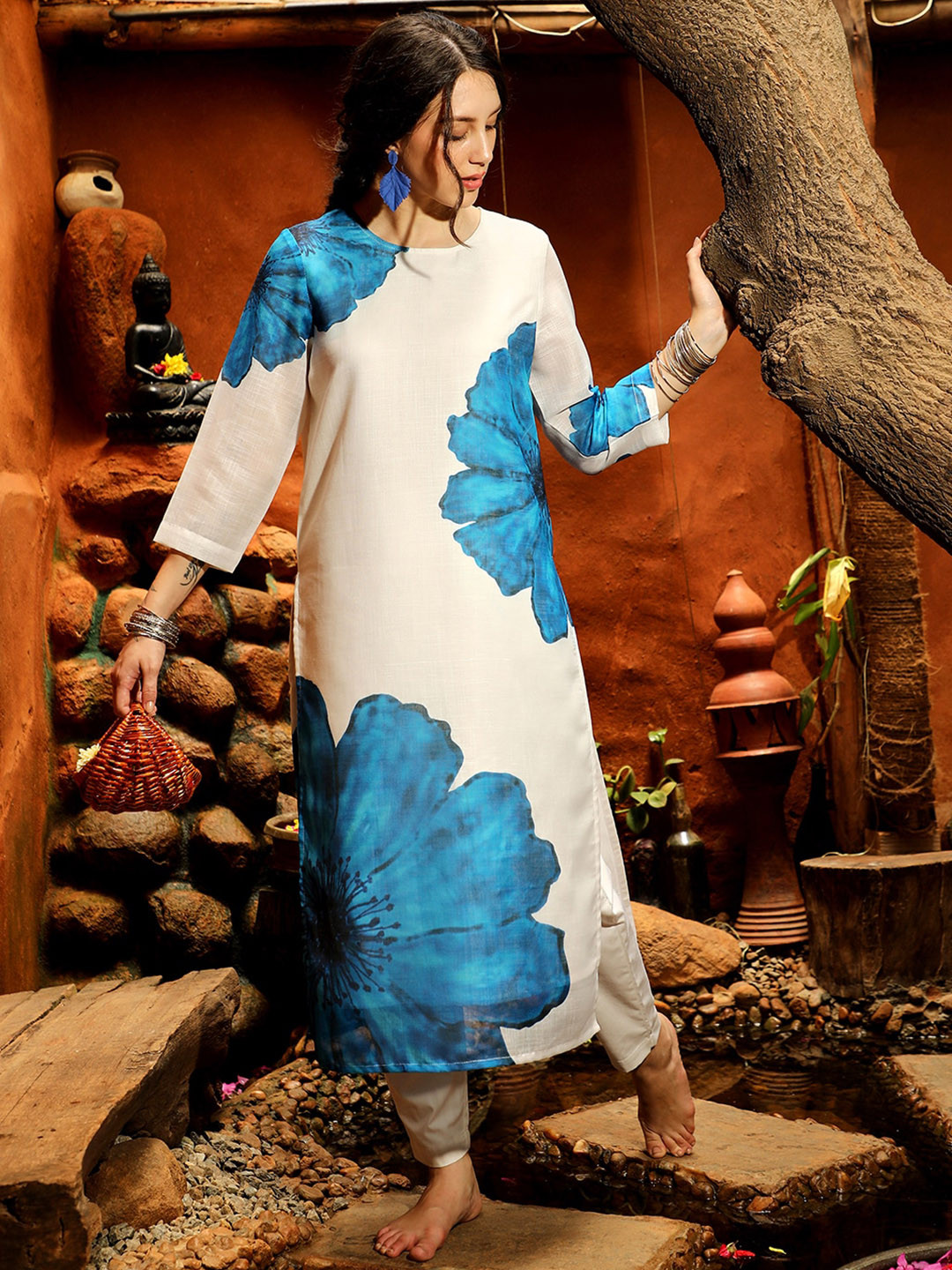QISSA Blue Round Neck Floral Printed Regular Linen Straight Kurta with Trousers Set
