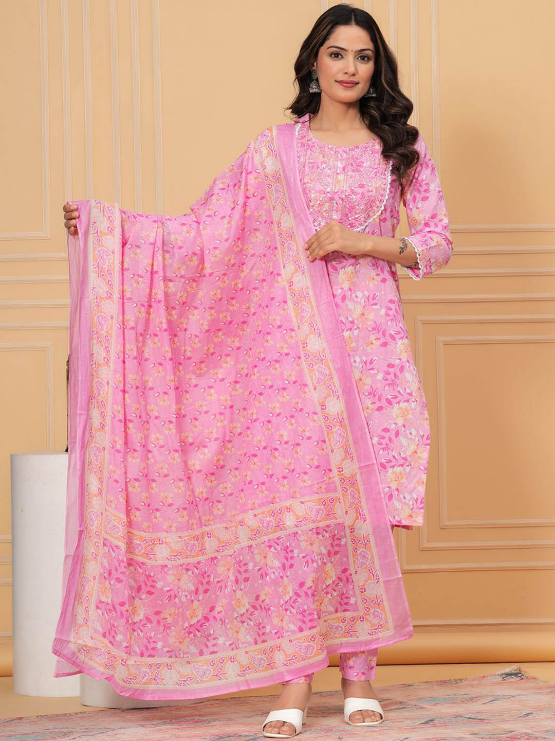 GULABI LEAF Embroidered Regular Thread Work Pure Cotton Kurta with Trousers & Dupatta