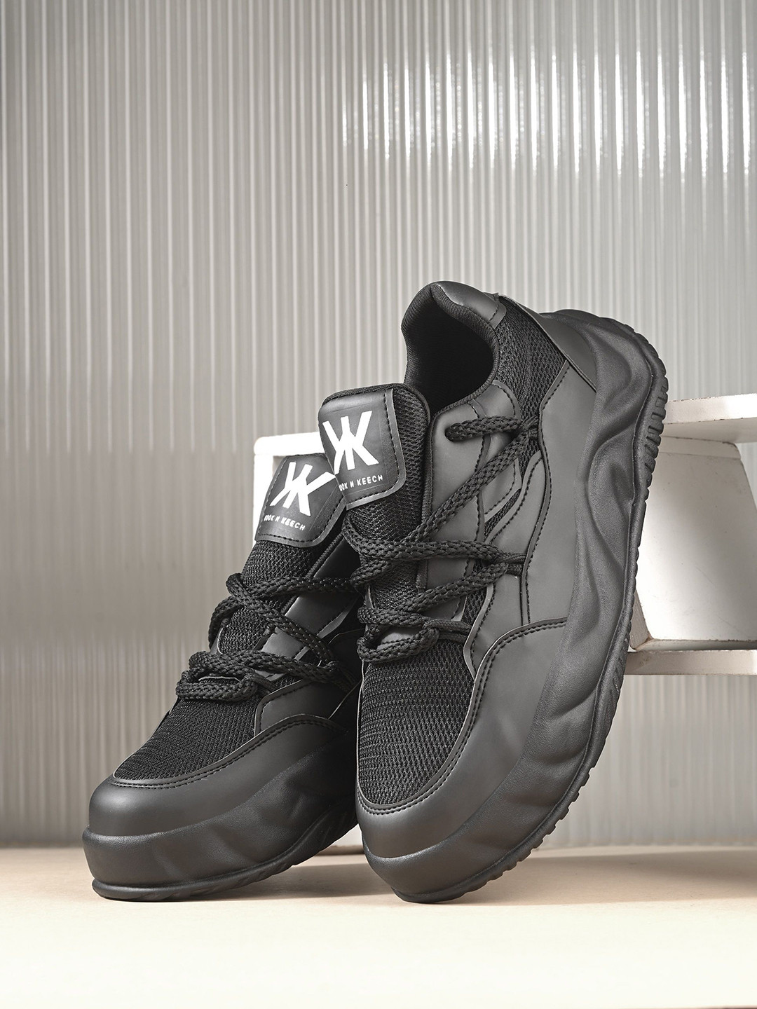 Kook N Keech Men Sneakers