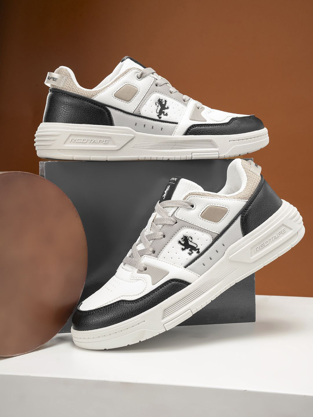 Red Tape RT Nimbus Men Round Toe Memory Foam Sneakers