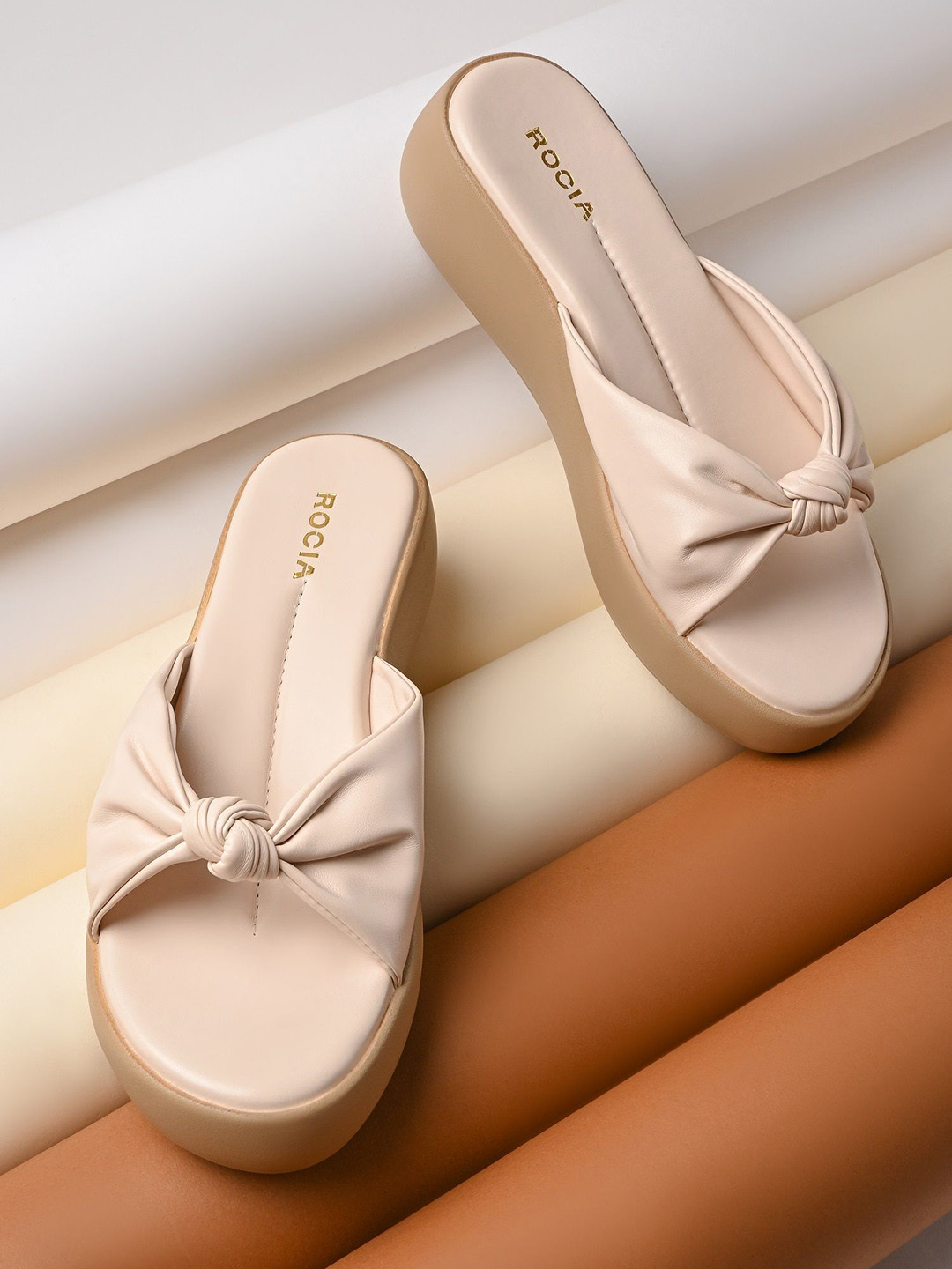 Rocia Textured Knotted Platforms with Bows Pumps Heels