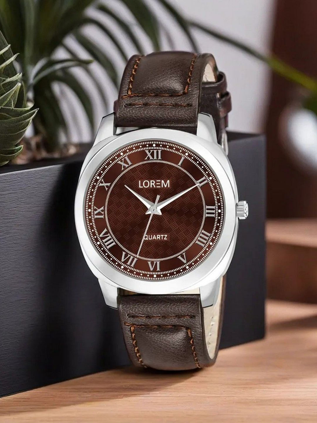 LOREM Women Dial & Stainless Steel Straps Analogue Watch LR338-B