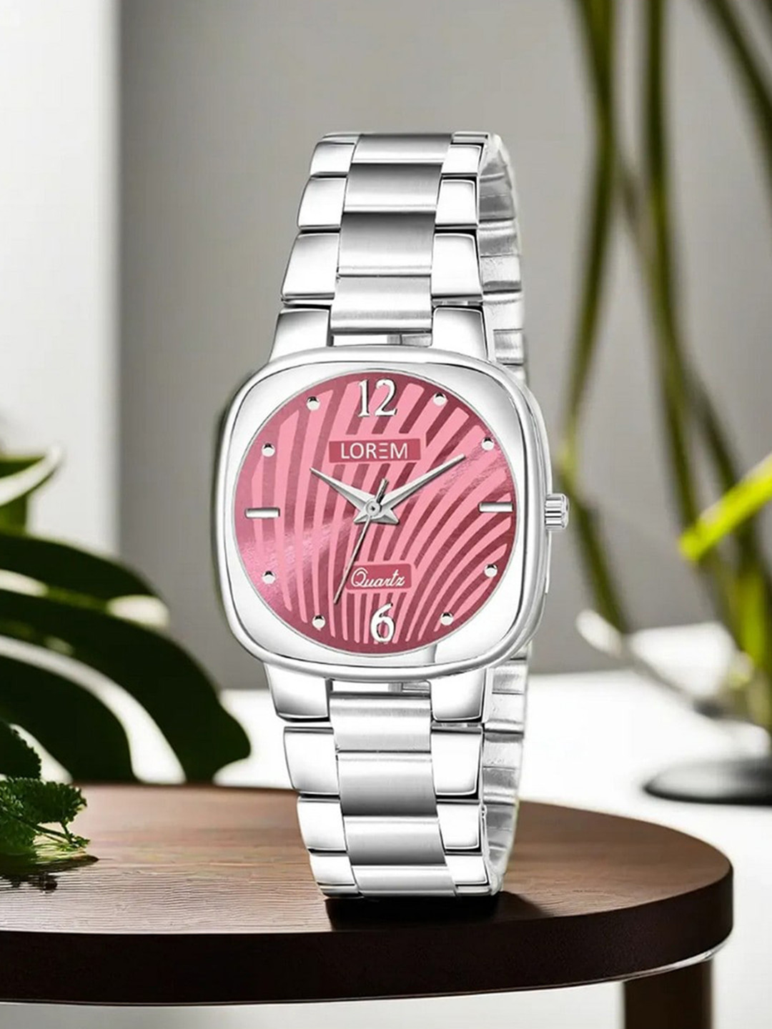 LOREM Women Dial & Stainless Steel Bracelet Style Straps Analogue Watch LR308-B