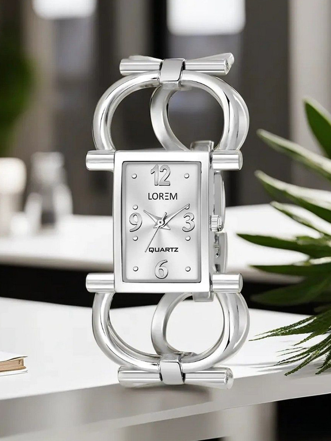 LOREM Women Dial & Stainless Steel Straps Analogue Watch LR297-A