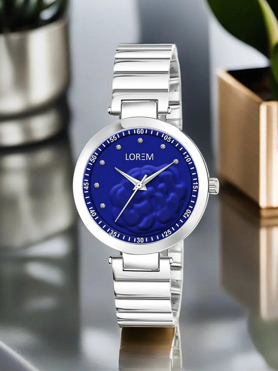 LOREM Women Dial & Stainless Steel Bracelet Style Straps Analogue Watch LR316-B