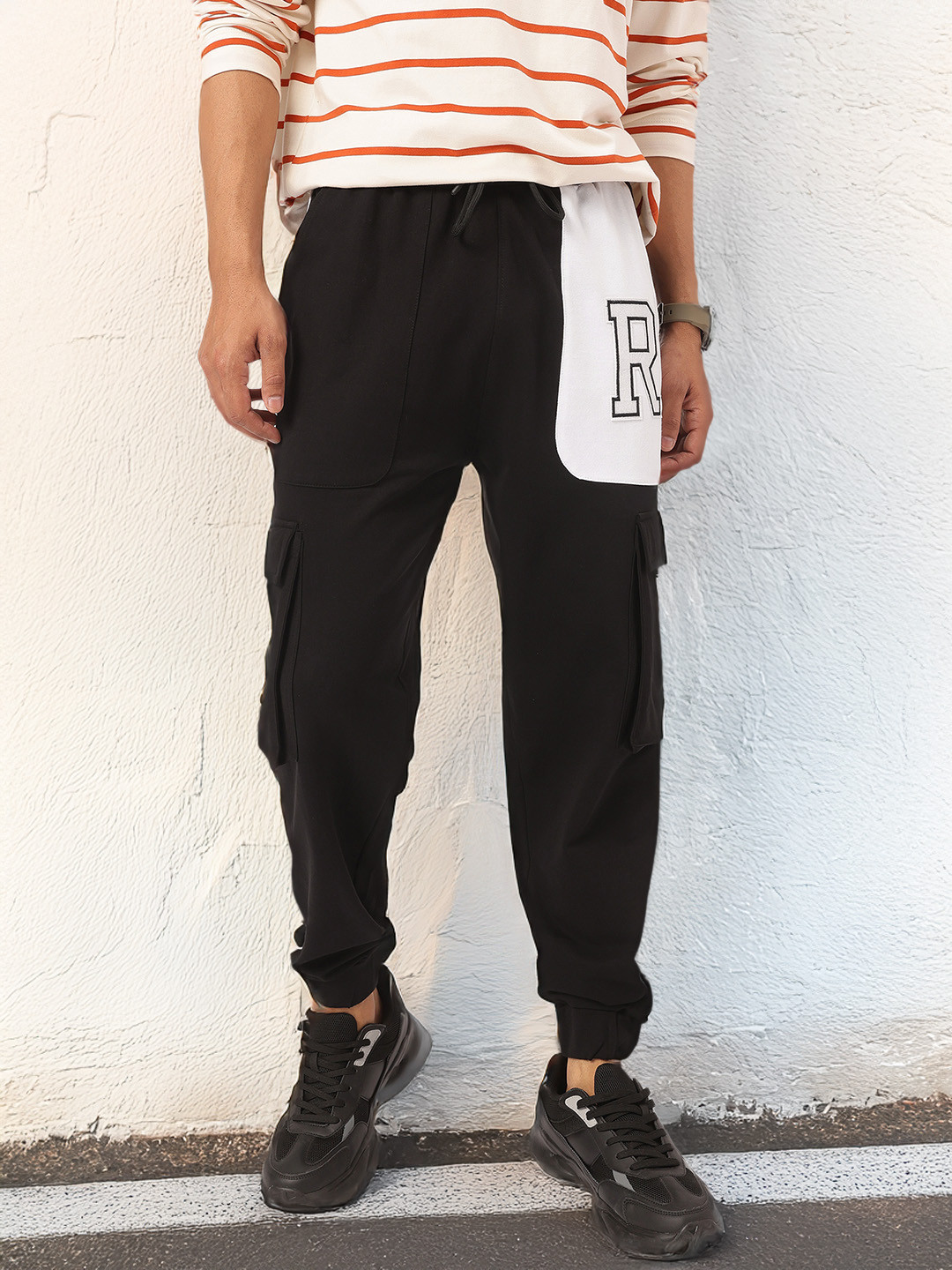 Kook N Keech Men Monochrome Cargo-Style Joggers