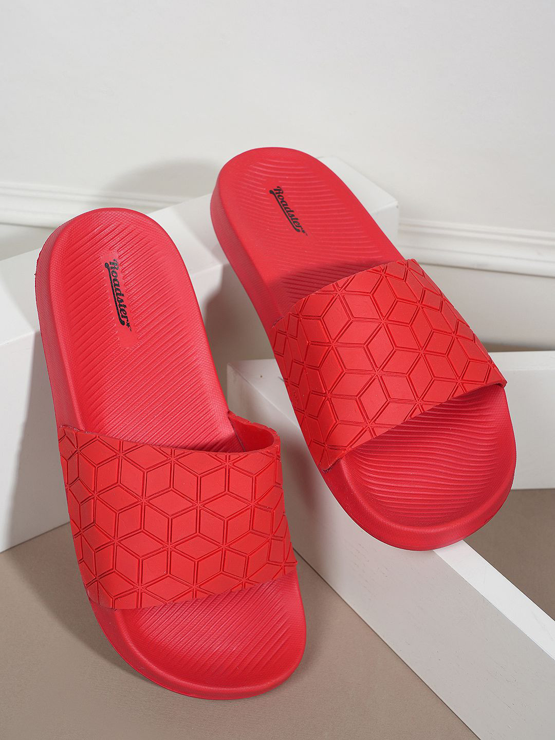 The Roadster Lifestyle Co. Men Red Printed Slider