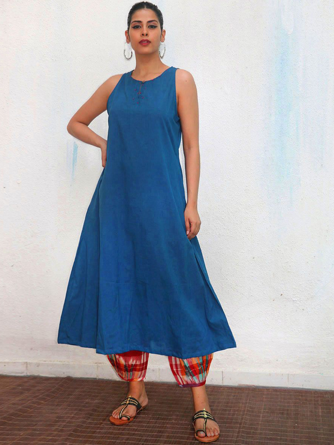 Chidiyaa Keyhole Neck Sleeveless Khadi Pure Cotton Anarkali Kurta