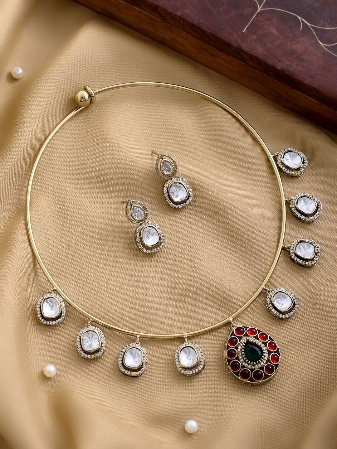 Hasli Radiant Blue And Green Kundan Studded Golden Necklace Set