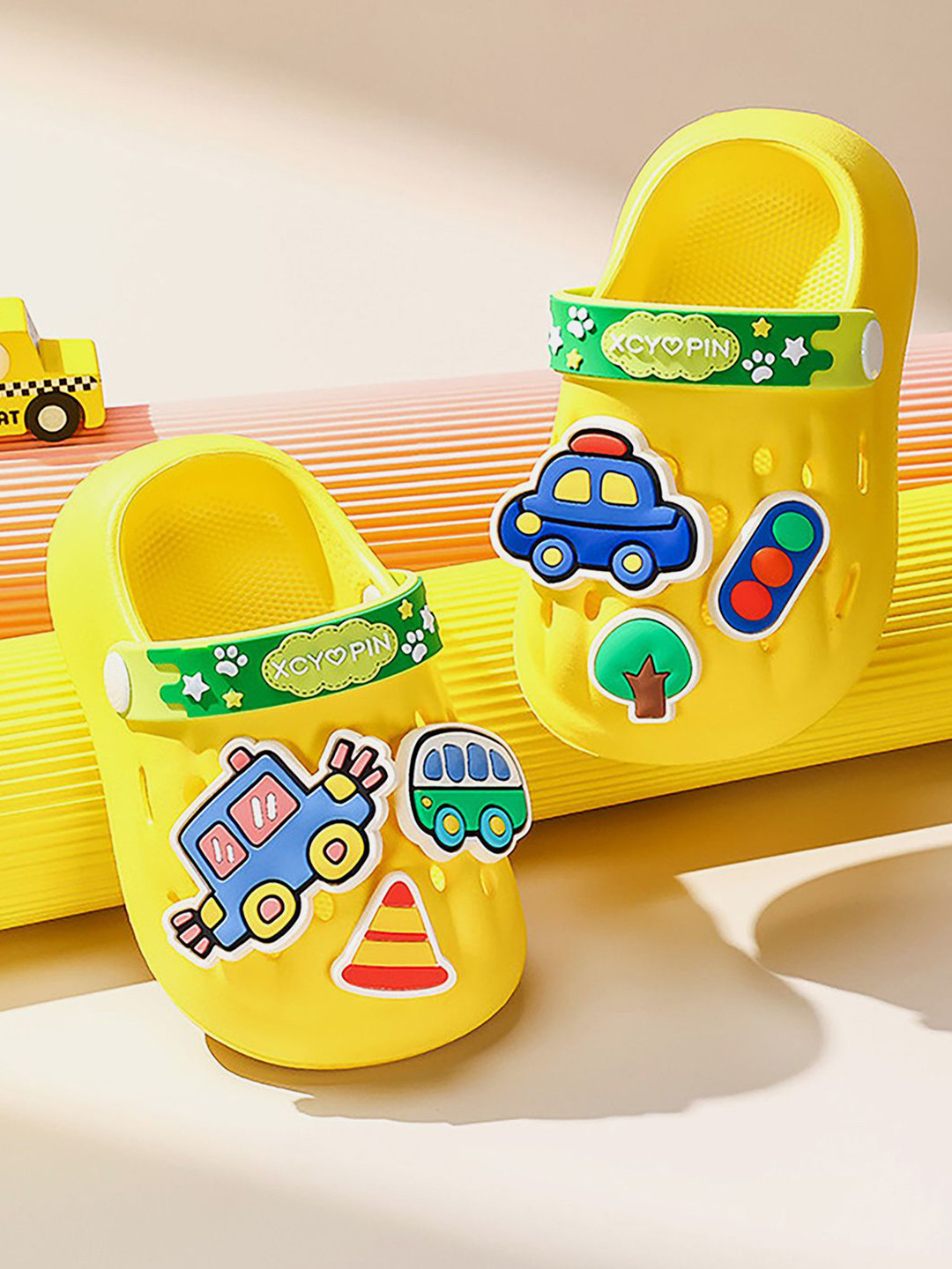 Little Surprise Box LLP Kids Printed Rubber Clogs