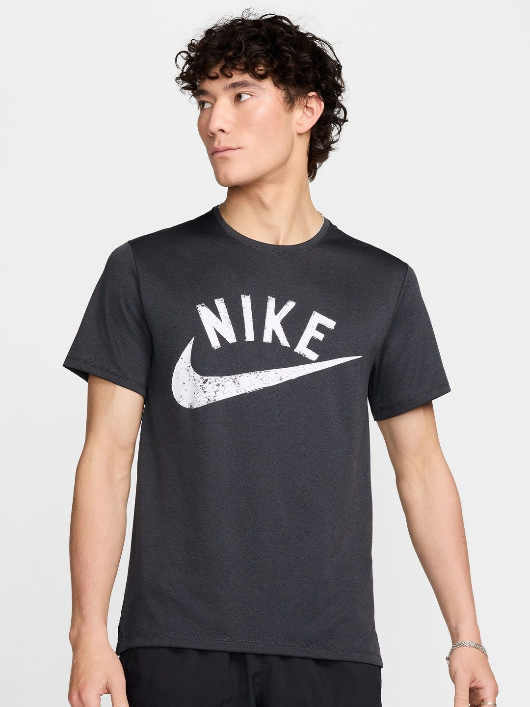 Nike Miler Men's Dri-FIT Short-Sleeve Running Tshirt