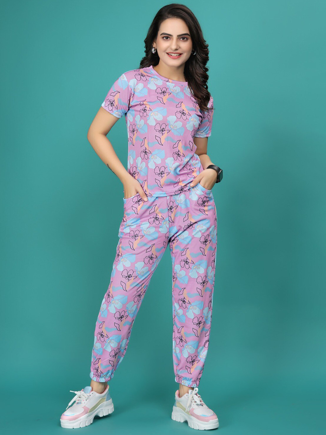 SAKARMAA Women Floral Printed Mid Rise Tracksuits