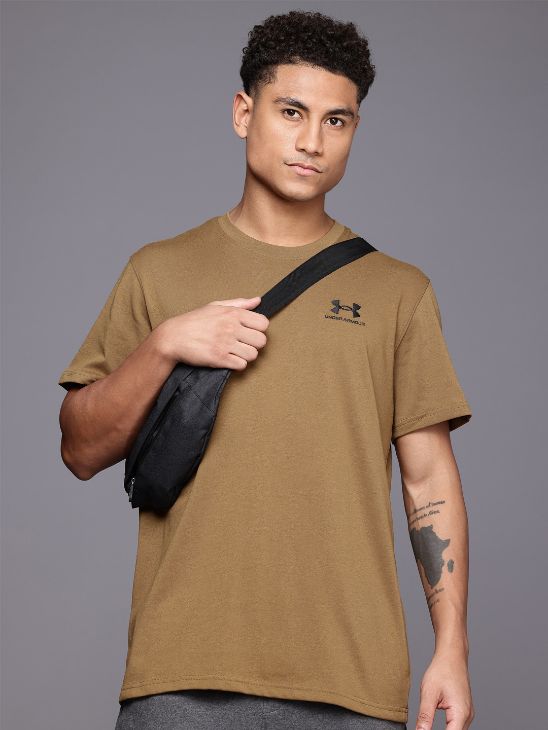 UNDER ARMOUR Logo Embossed Training Relaxed Fit T-shirt