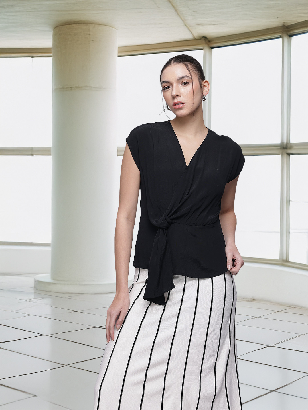 French Connection Twisted Gathers Extended Sleeves Top