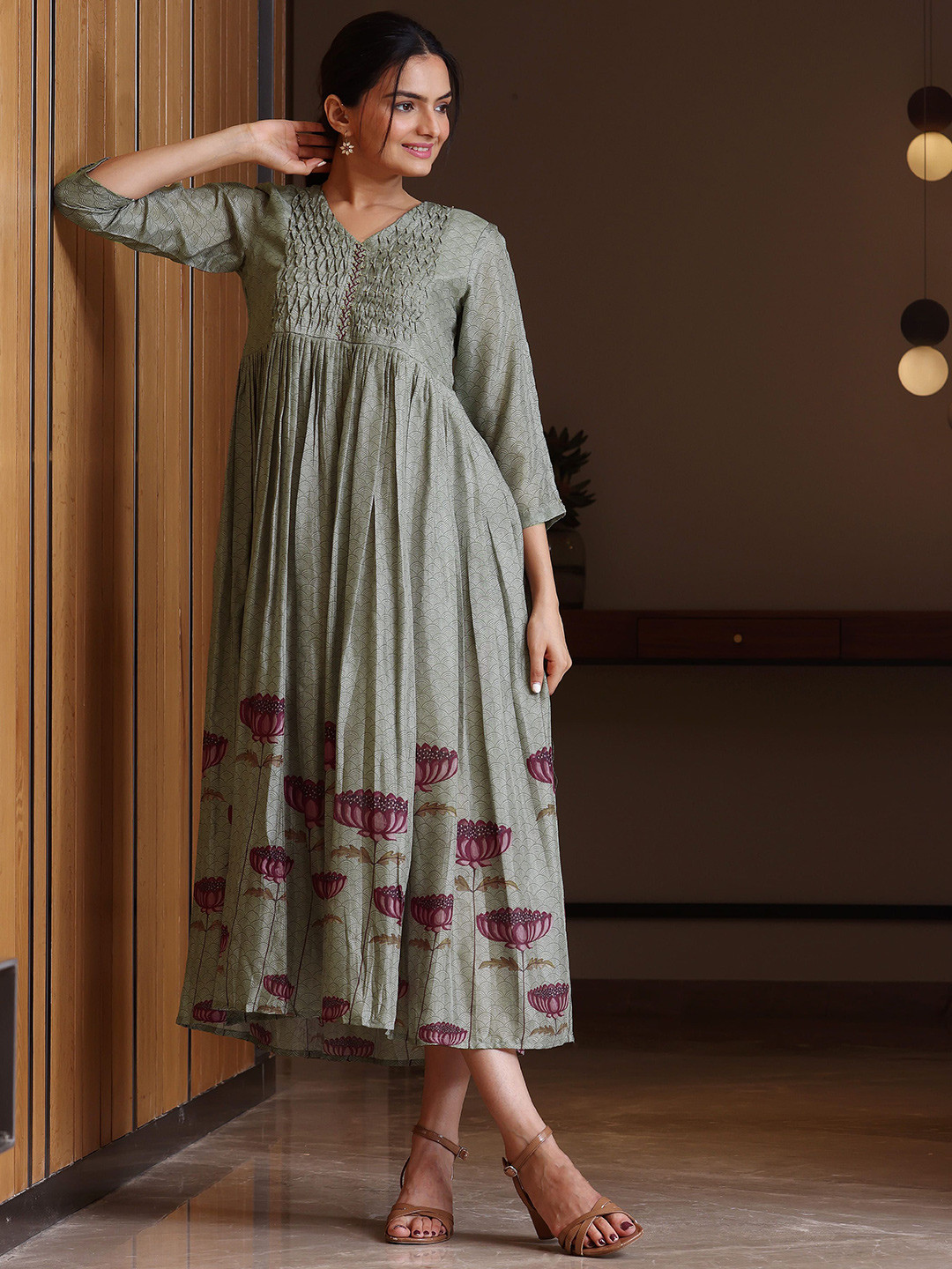 SUKRUTI DESIGN Women Floral Print Empire Midi Dress