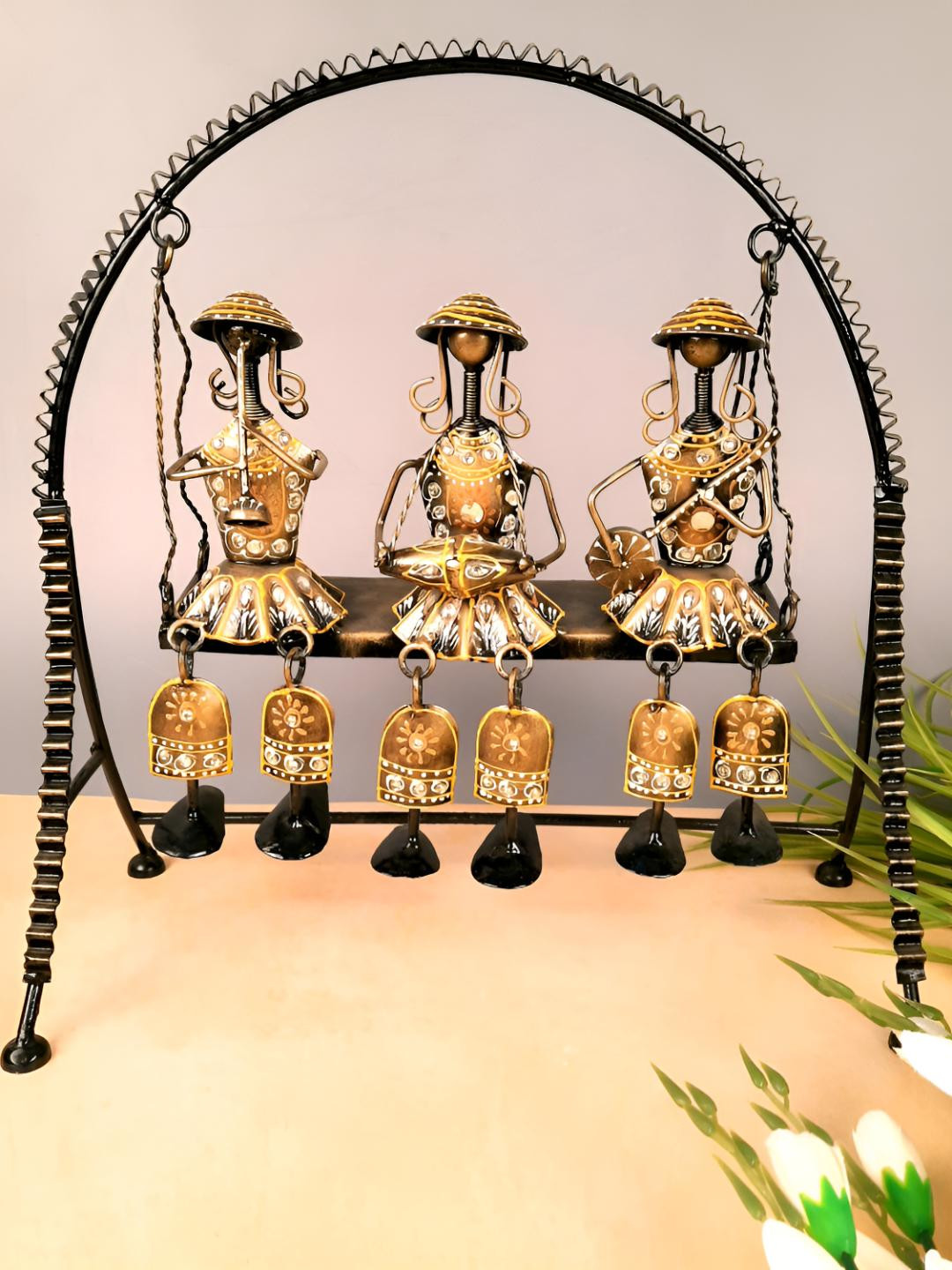 apka mart Rajasthani Musician Gold Metal Metallic Living Room Large Showpiece - 15.4 Inches
