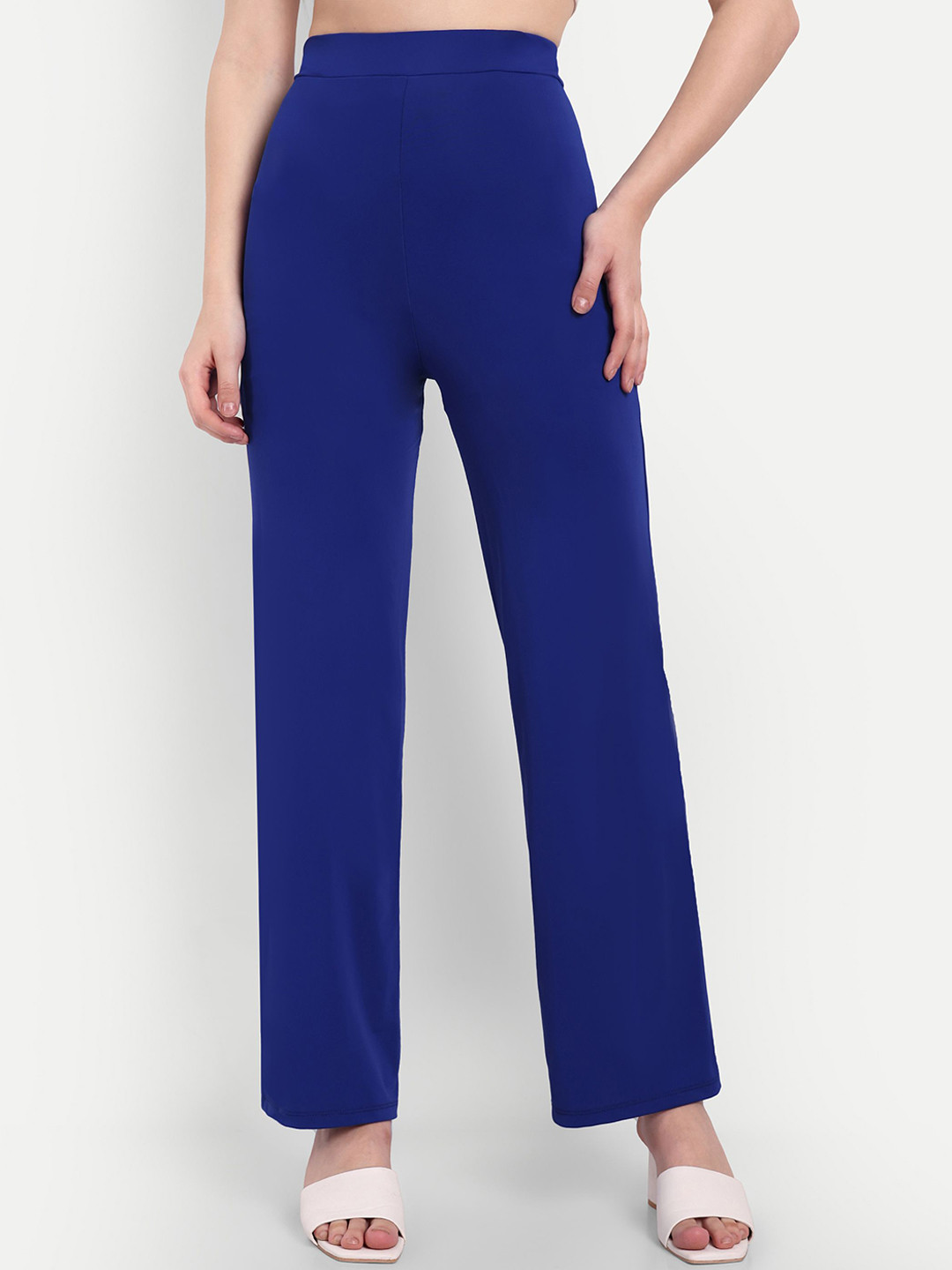 So What Versatile Basics Women Straight-Fit Track Pant