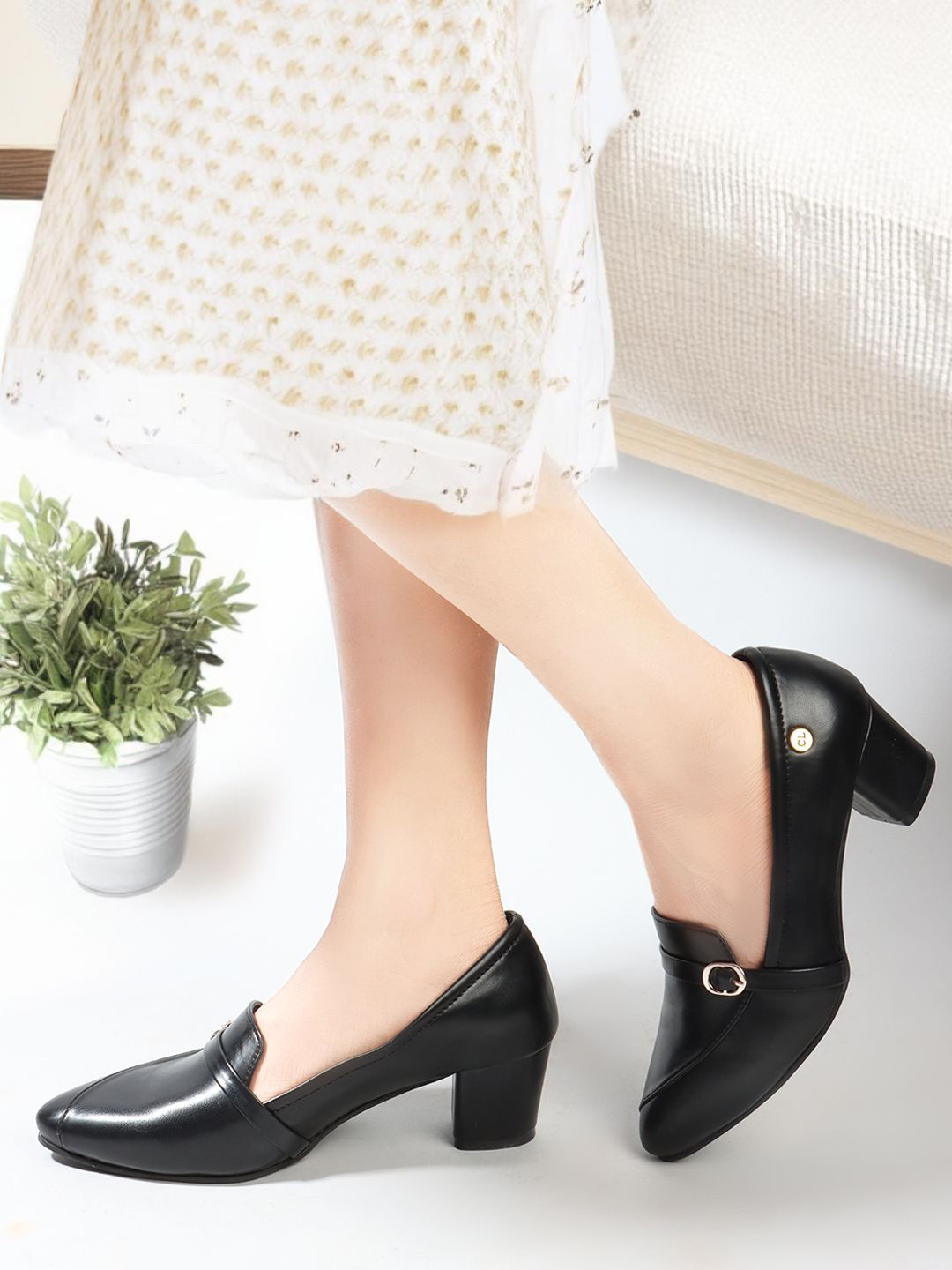 Carlton London Women Pointed Toe Pump Heels