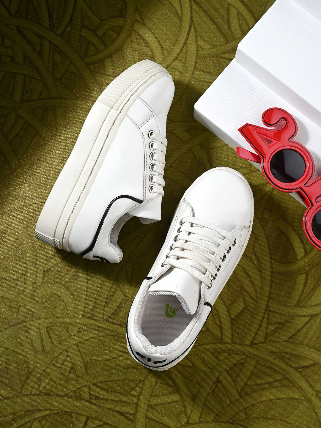 FRESH 1947 FEET Kids Round Toe Comfort Insole Lightweight Sneakers