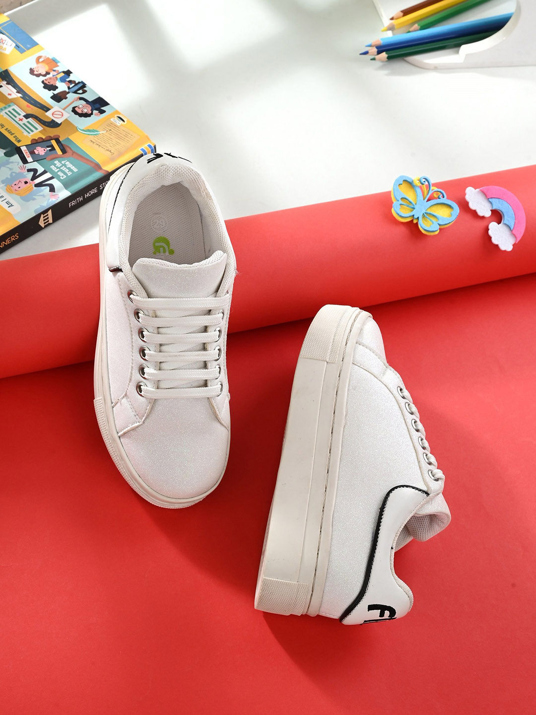 FRESH 1947 FEET Girls Round Toe Comfort Insole Lightweight Sneakers