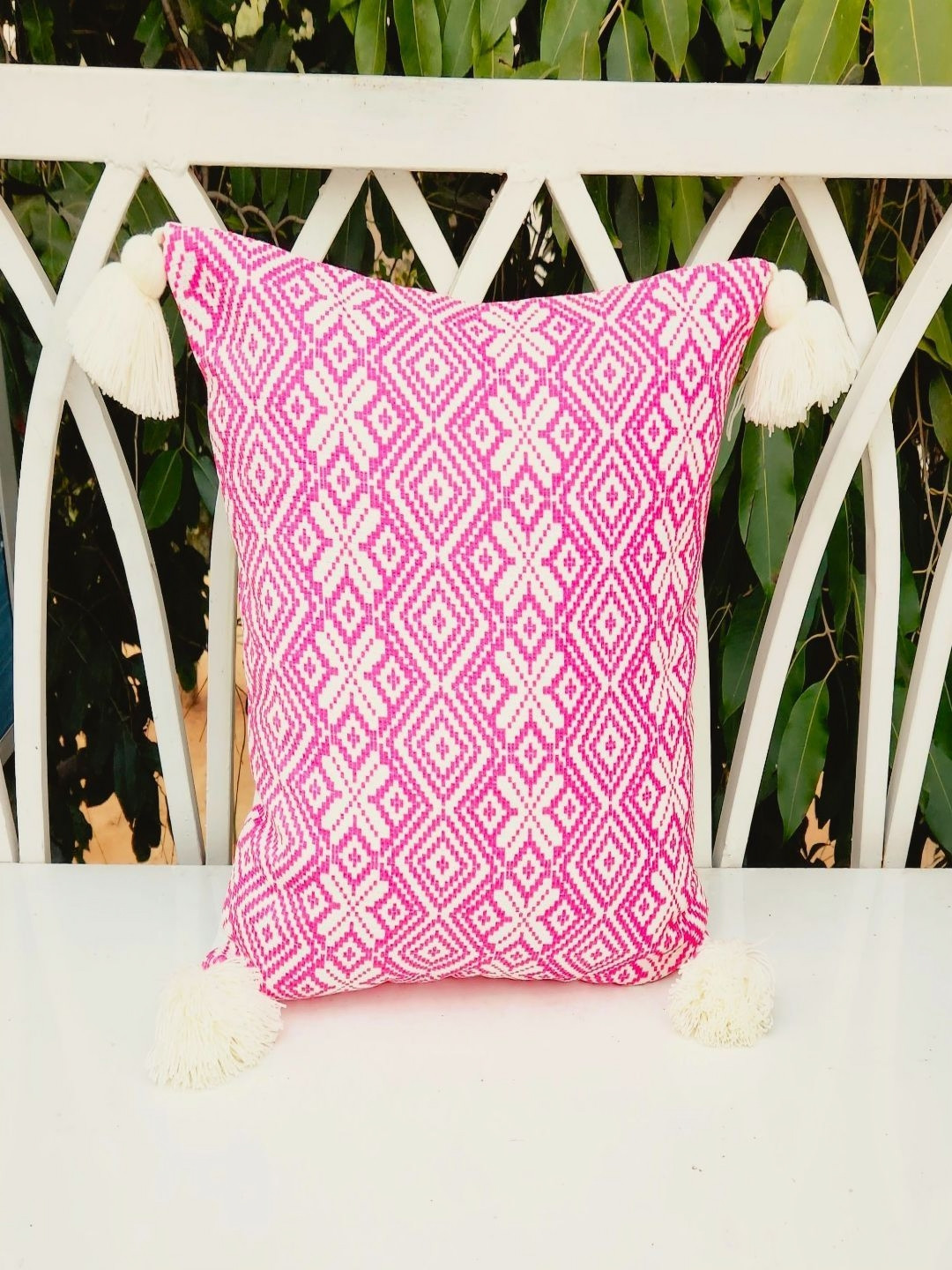 THROWPILLOW Pink Geometric Polyester Anti-Wrinkle Rectangle Cushion Cover -18x18In