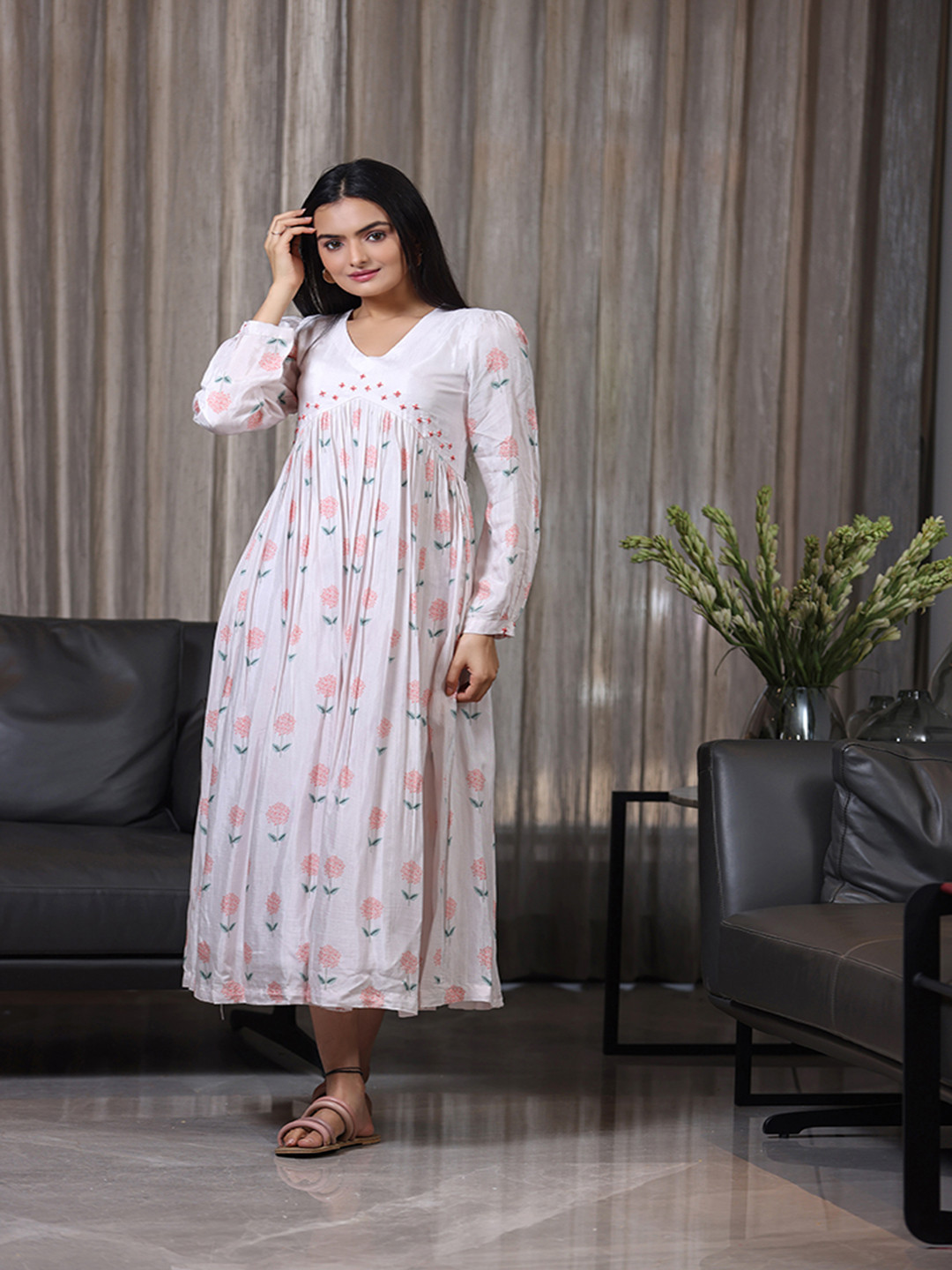 SUKRUTI DESIGN Floral Print Maxi Dress