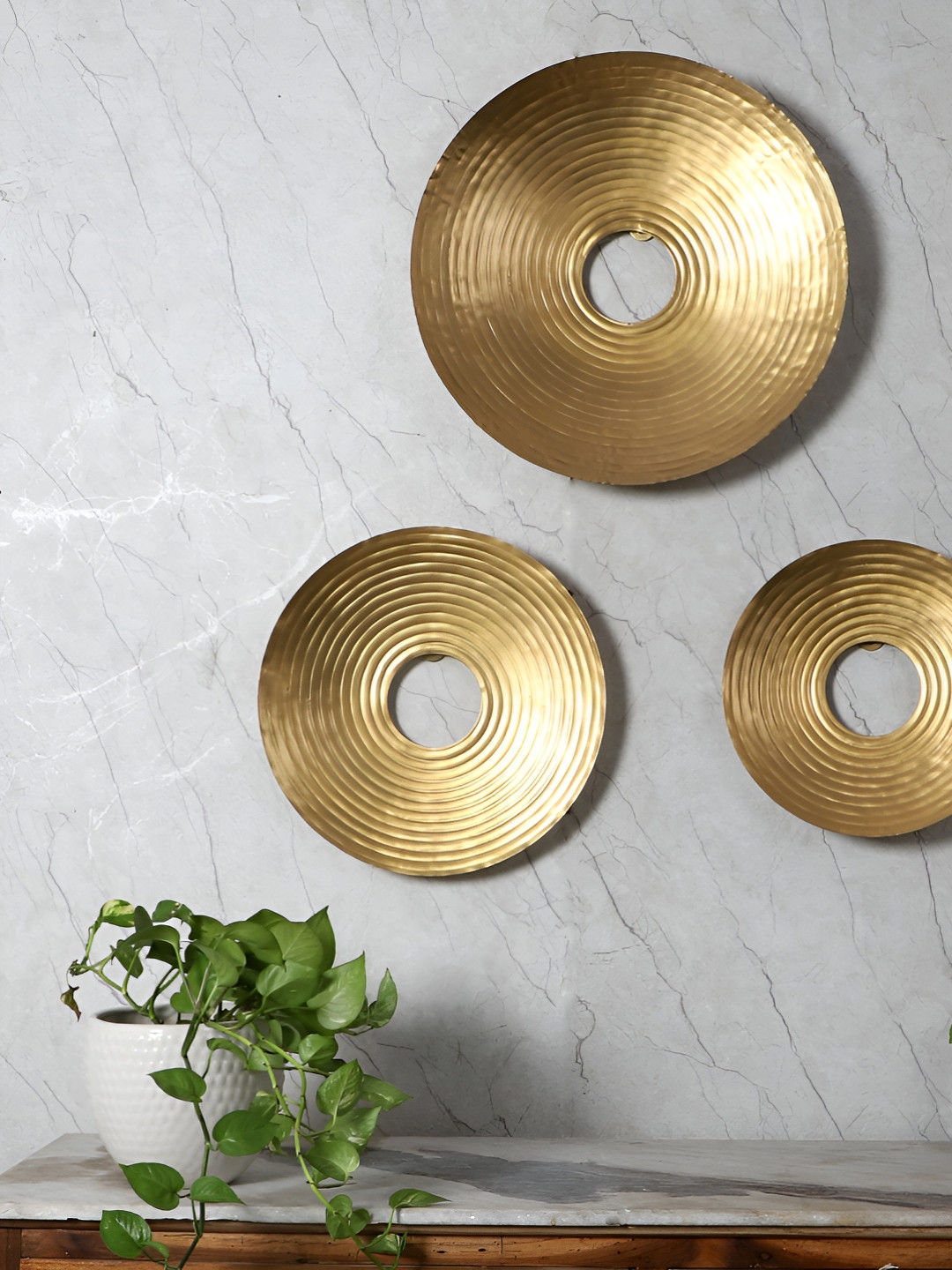 Amaya Decors Brown 3 Pieces Textured Metal Round Ring Hole Wall Decor Plate