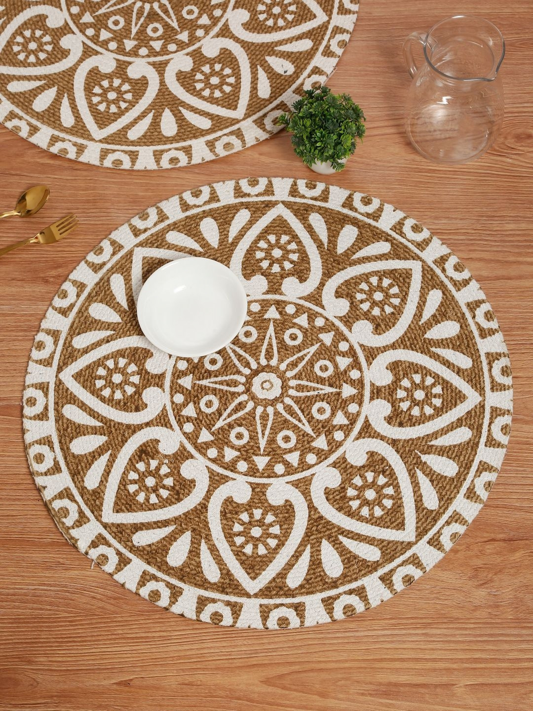 HOSTA HOMES Cream & white Floral printed Round Center Table Placemat