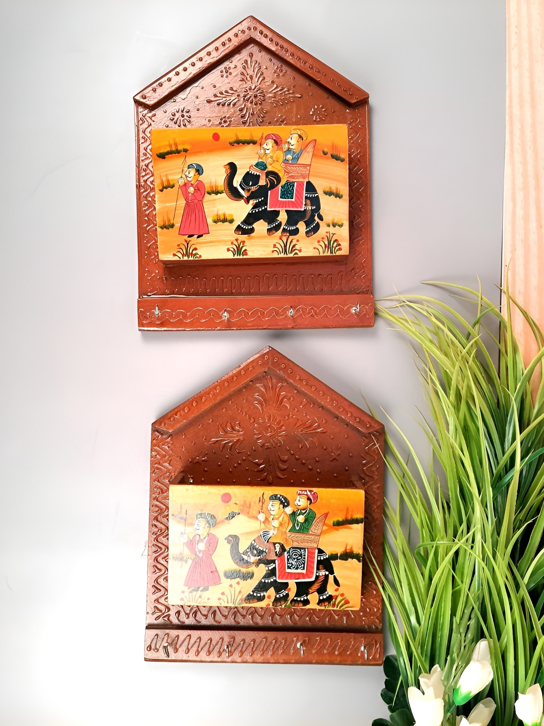 apka mart Brown & Yellow 2Pieces Printed Wooden Key Holder with Small Letter Rack