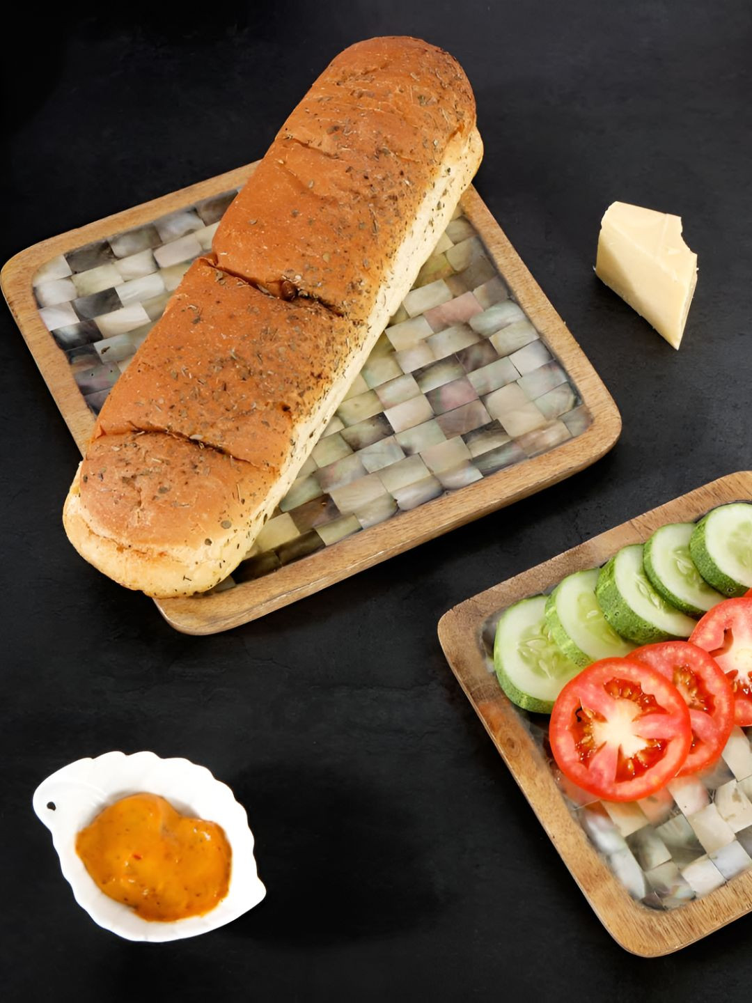 THE HOME CO.  2 Pcs Black & White Wooden Printed Wooden Food Platter