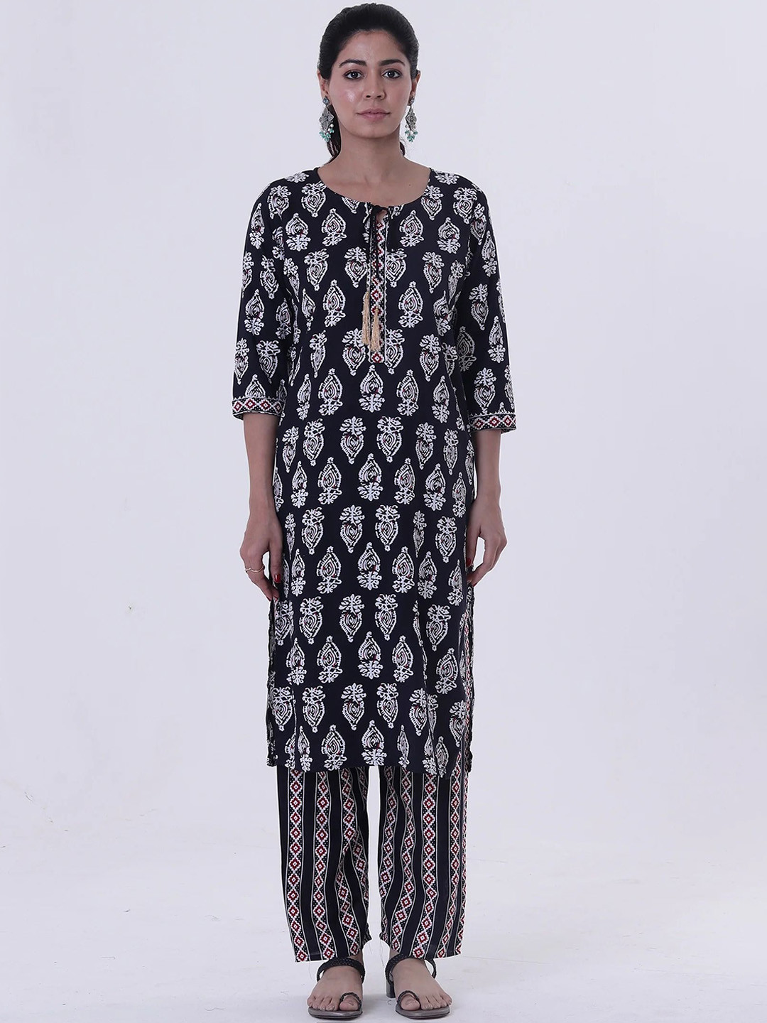 TJORI Women Paisley Printed Kurta