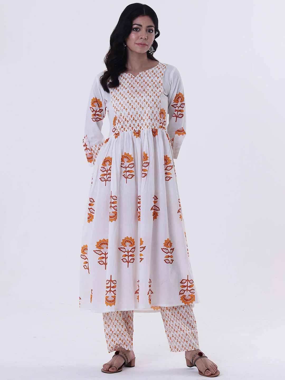 TJORI Women Geometric Embroidered Flared Sleeves Anarkali Kurta