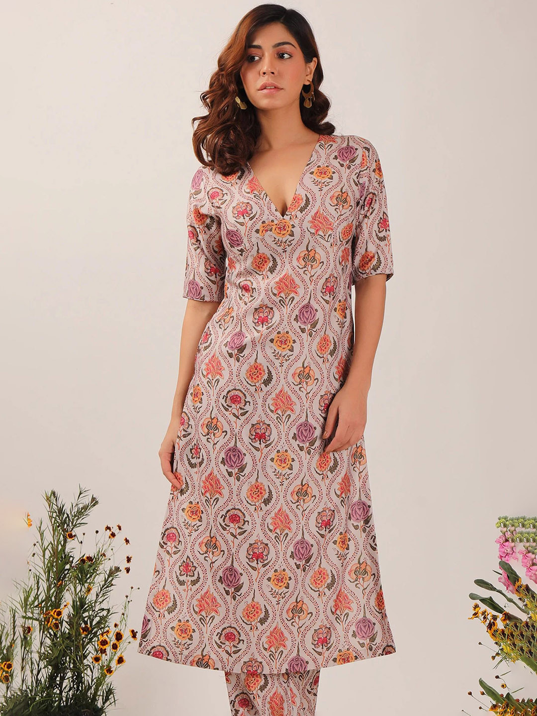 TJORI Women Floral Printed Flared Sleeves Thread Work Satin Kurta