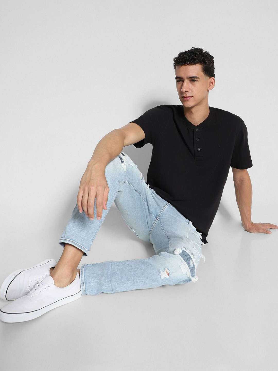AMERICAN EAGLE OUTFITTERS Men Henley Neck Raw Edge T-shirt