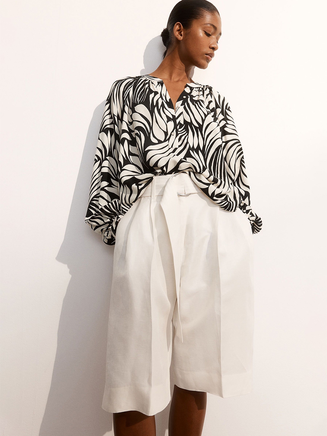 H&M Balloon Sleeved Blouse - Tops for Women 30064938 | Myntra
