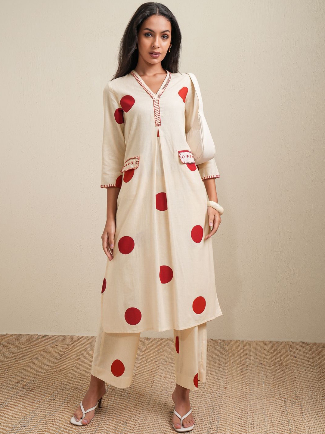 Vishudh Women Printed Regular Kurta With Trousers - Kurta Sets for Women 30065041 | Myntra