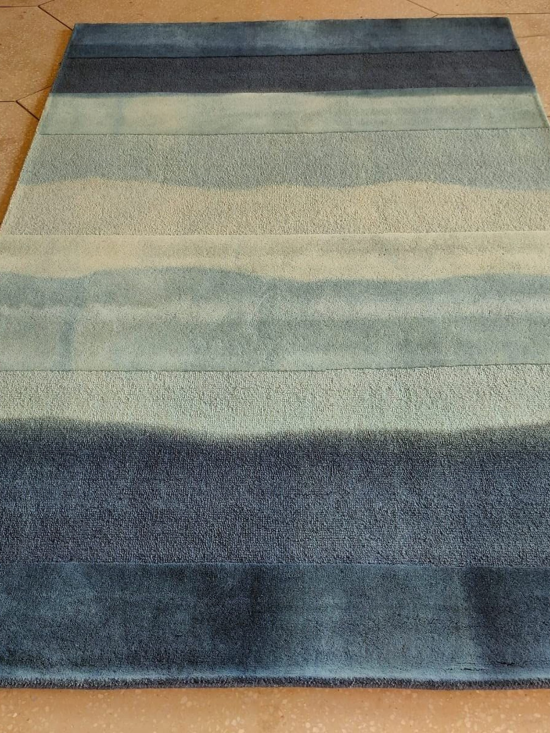 Safiya Carpet Grey Abstract Woollen Carpets