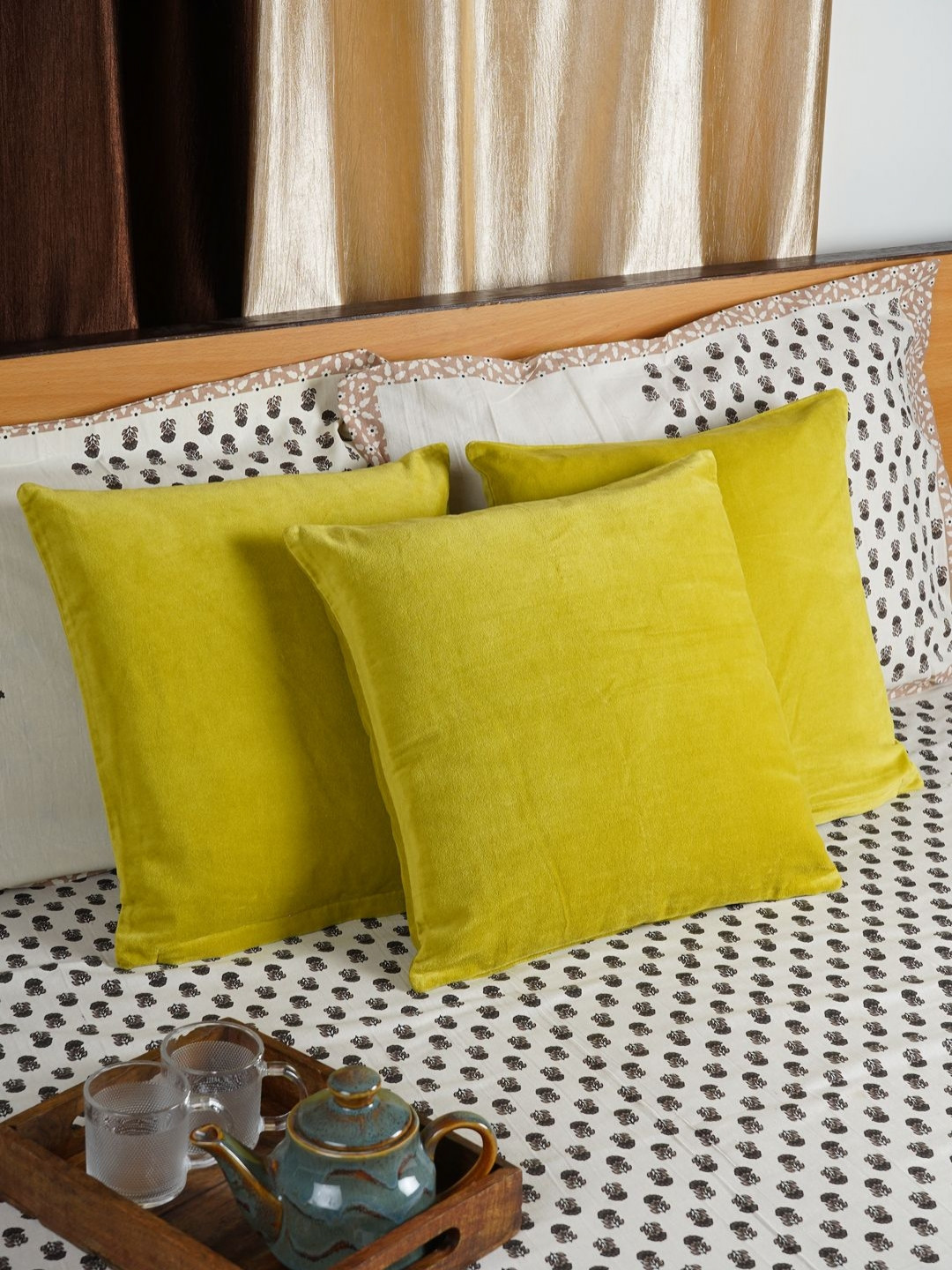 CDI Yellow Velvet Durable 5 Piece Square Cushion Covers - 15.7 x 15.7 Inches